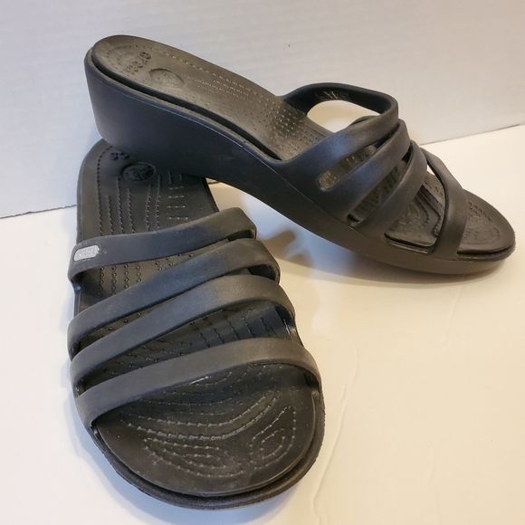 Womens Crocs Sandals, Sz 8 - Picture 6 of 10